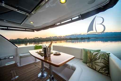 Motorboot Integrity Motor Yachts Integral 440 Sedan