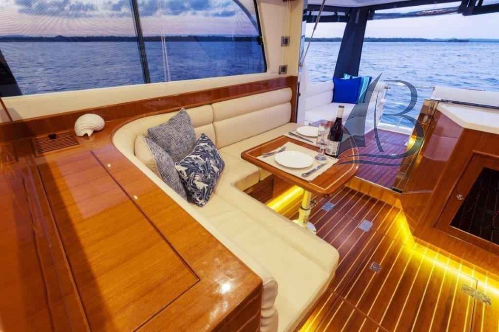 Motorboot Integrity 380 Sx