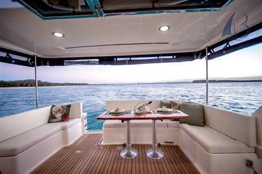 Motorboot Integrity Motor Yachts 380 Fly