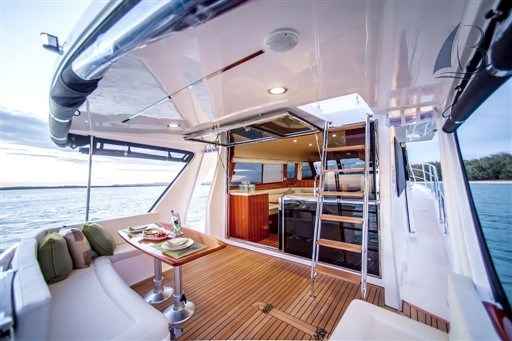 Motorboot Integrity Motor Yachts 380 Fly