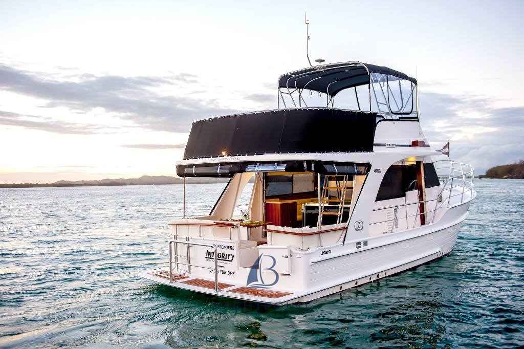 Motorboot Integrity Motor Yachts 380 Fly