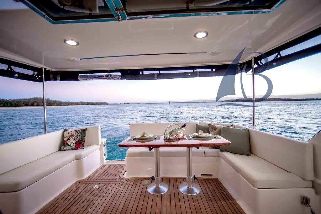 Motorboot Integrity Motor Yachts 380 Fly