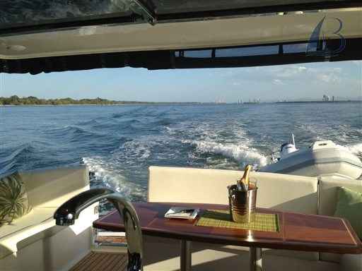 Motorboot Integrity Motor Yachts Integrity 380 Sedan