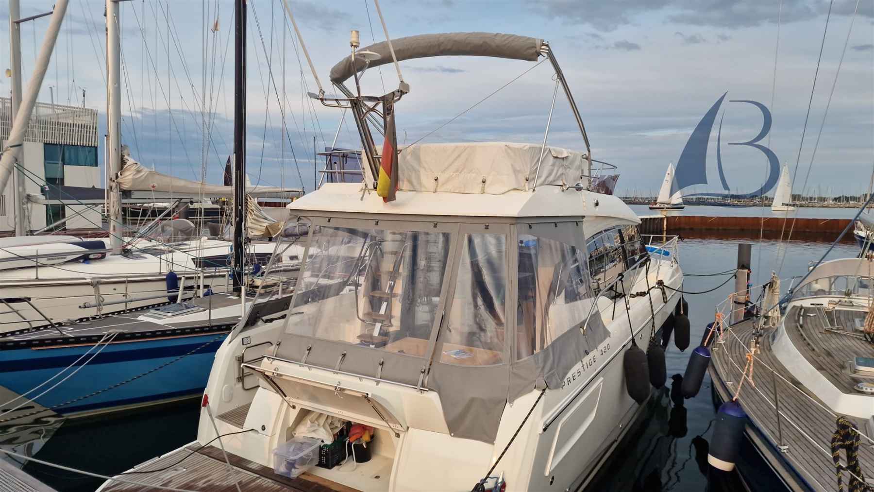 Motorboot Jeanneau Prestige 420 Fly