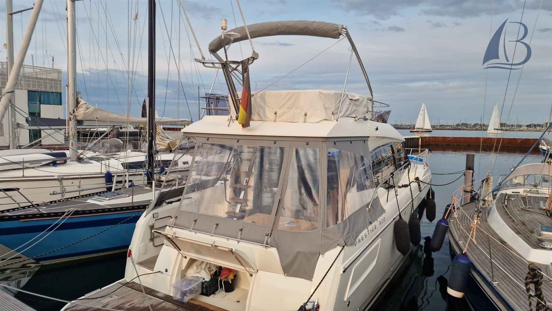 Motorboot Jeanneau Prestige 420 Fly