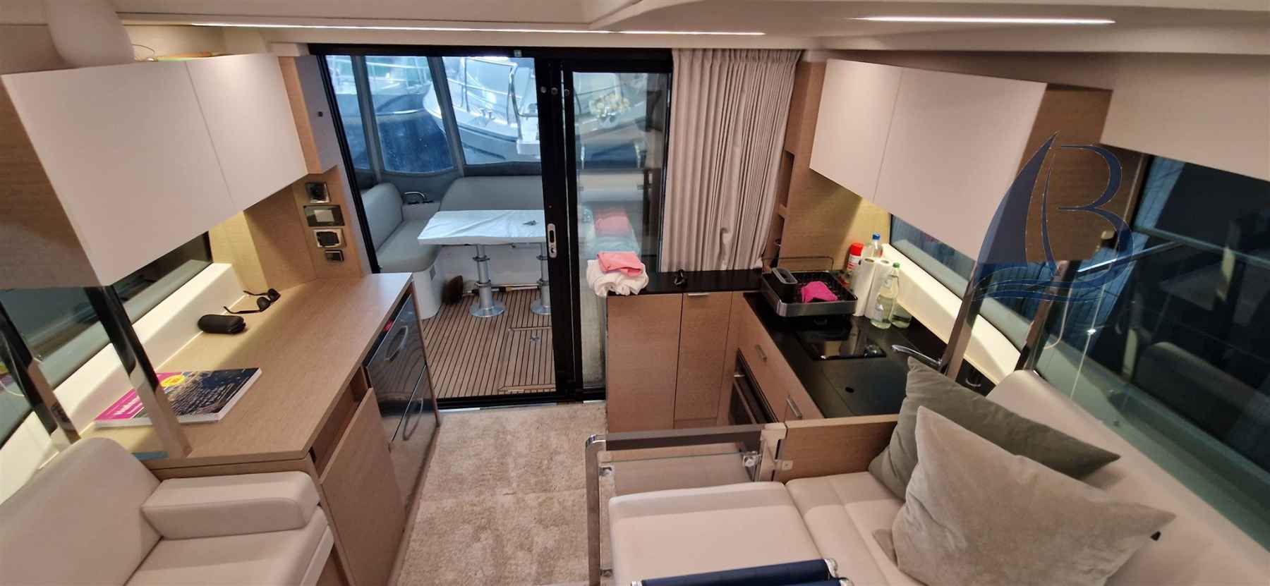 Motorboot Jeanneau Prestige 420 Fly