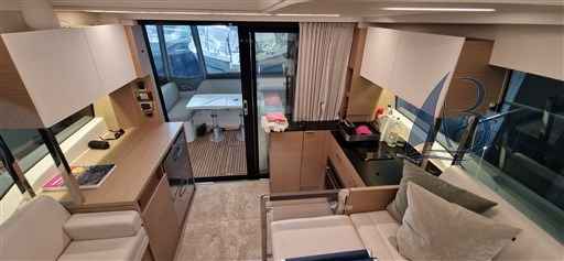 Motorboot Jeanneau Prestige 420 Fly