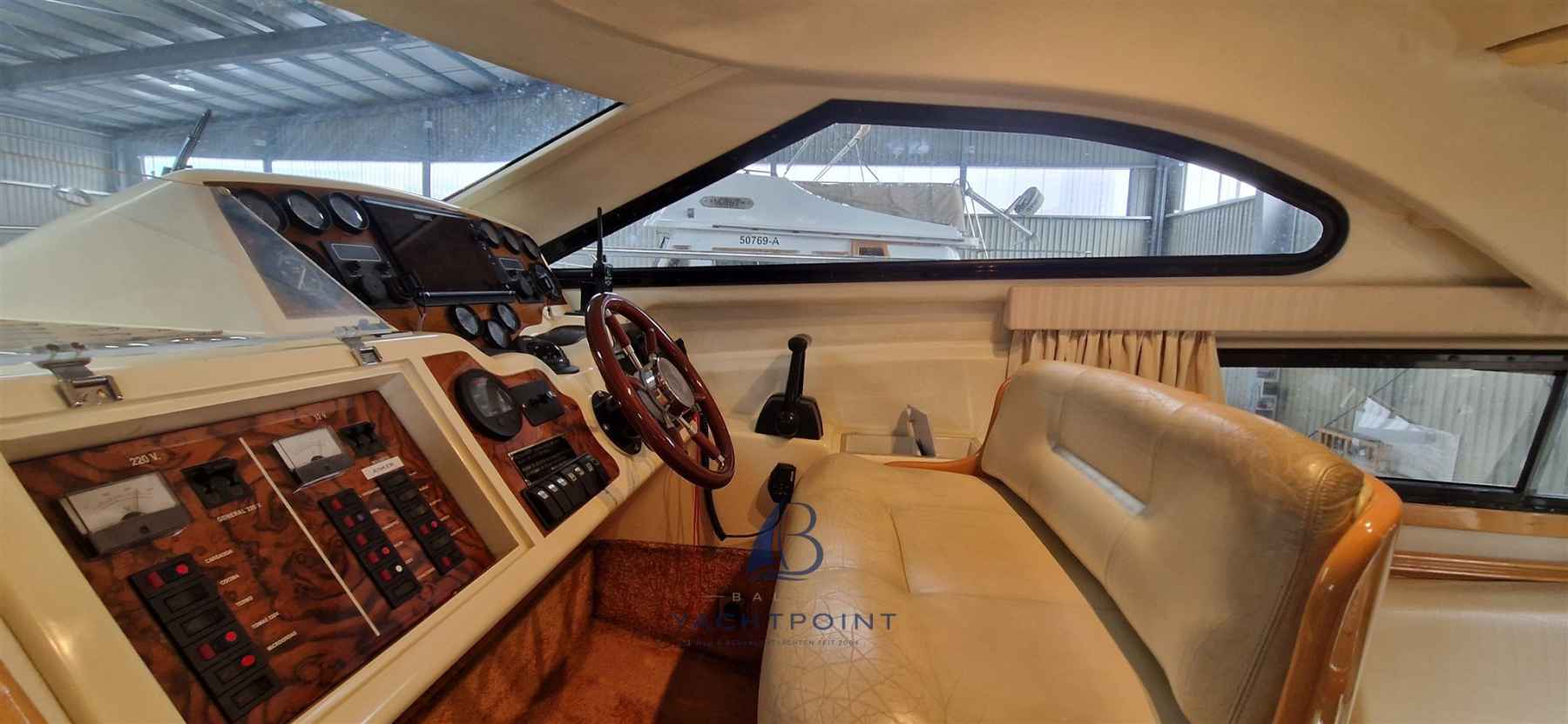Motorboot Astondoa 35