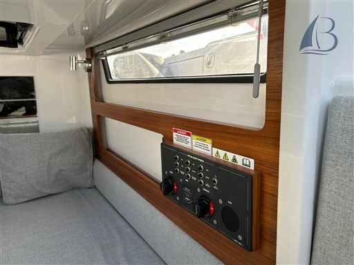 Motorboot Axopar 28 Ac Facefilft Mk2