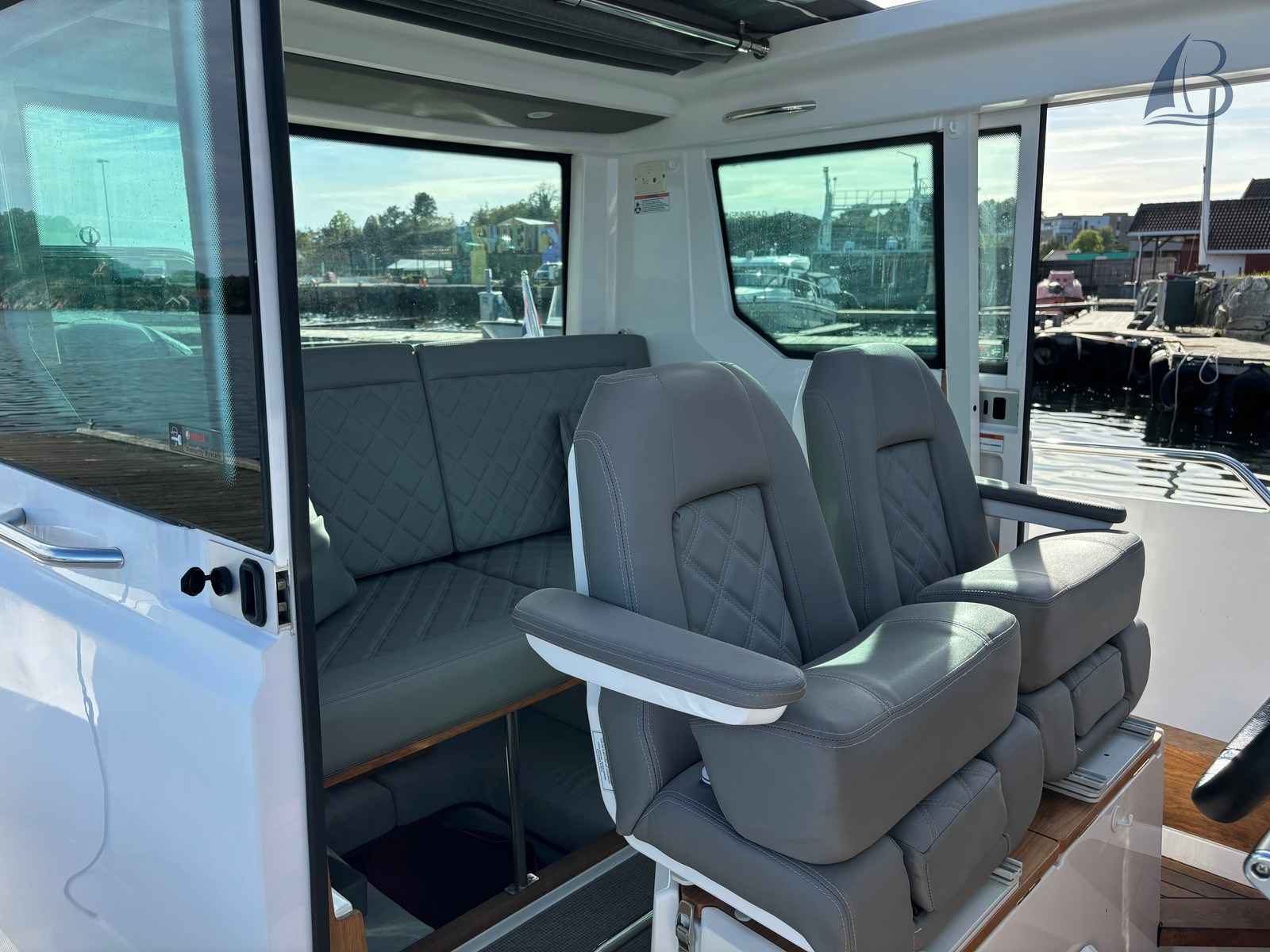 Motorboot Axopar 28 Ac Facefilft Mk2