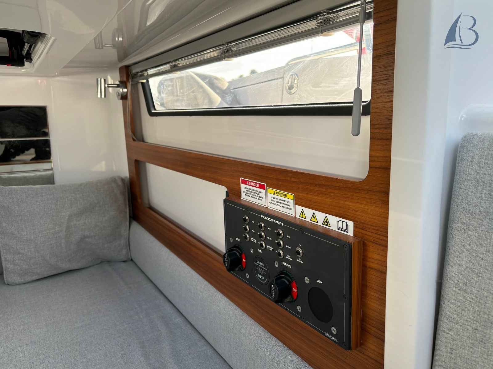 Motorboot Axopar 28 Ac Facefilft Mkii