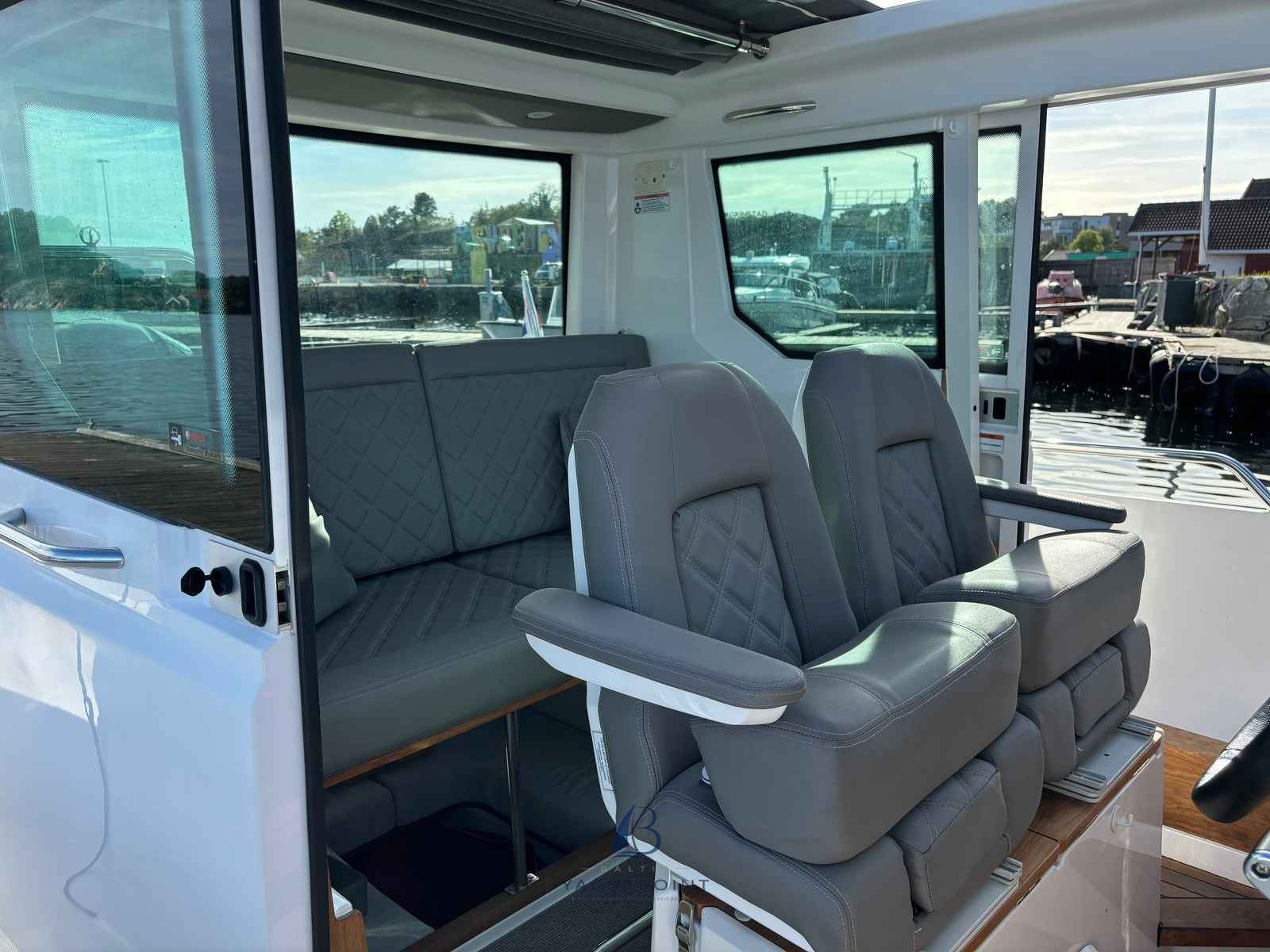 Motorboot Axopar 28 Ac Facefilft Mkii