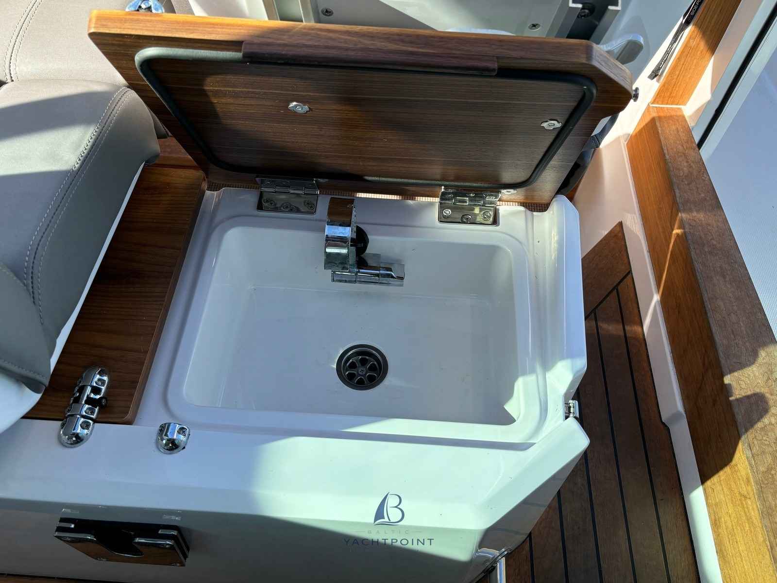 Motorboot Axopar 28 Ac Facefilft Mkii