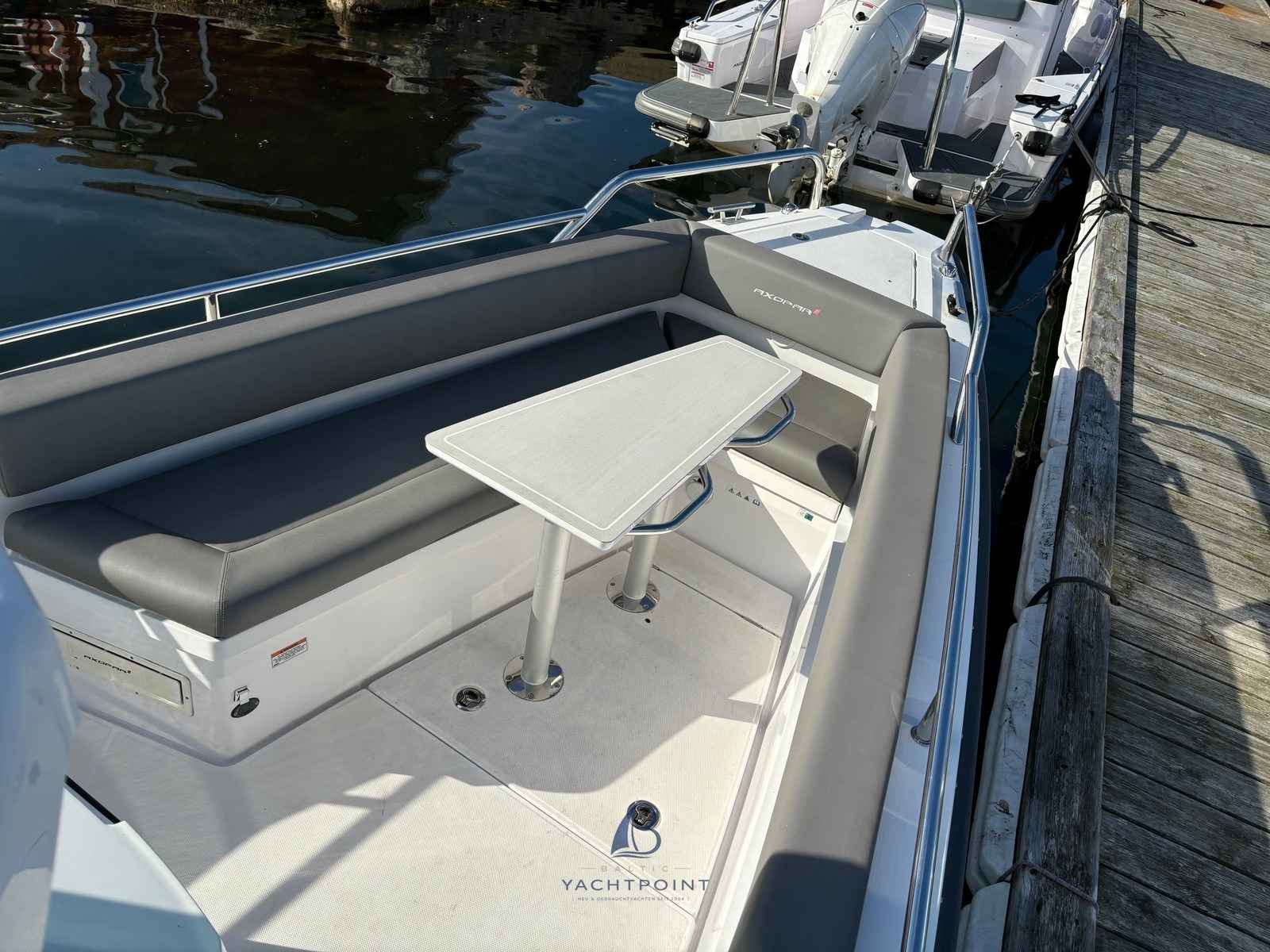 Motorboot Axopar 28 Ac Facefilft Mkii