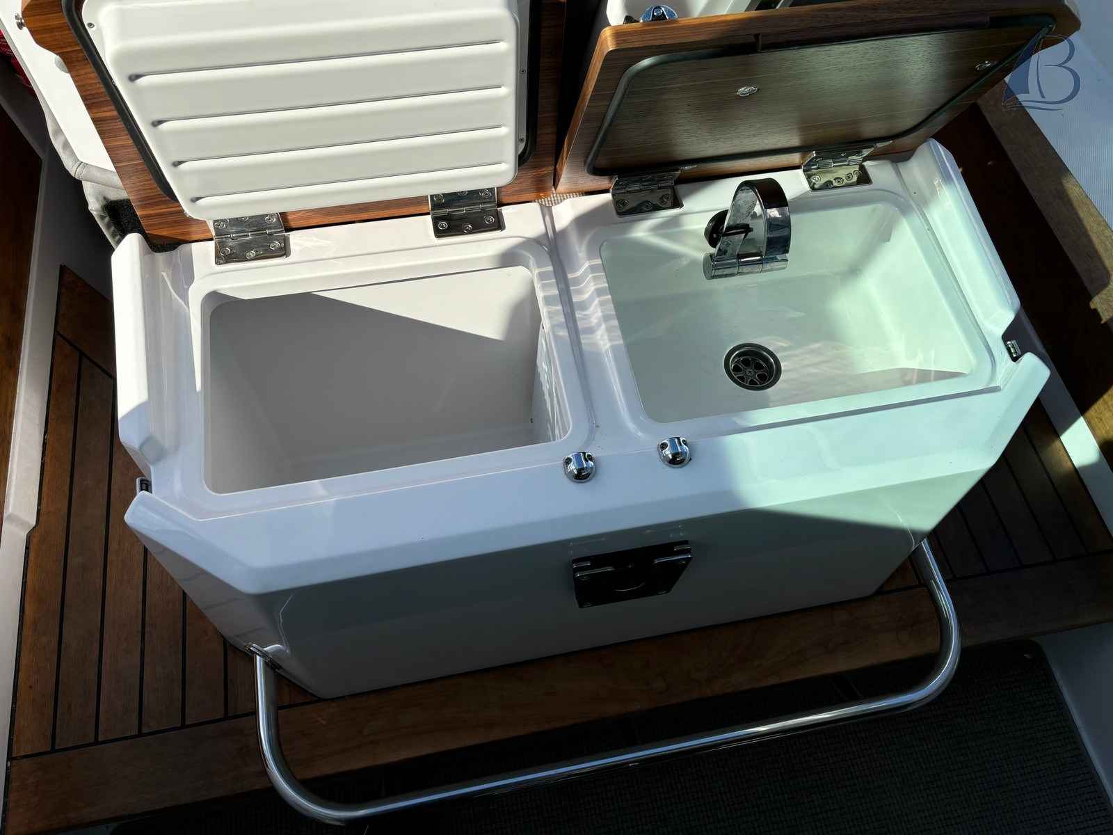 Motorboot Axopar 28 Ac Facefilft Mkii
