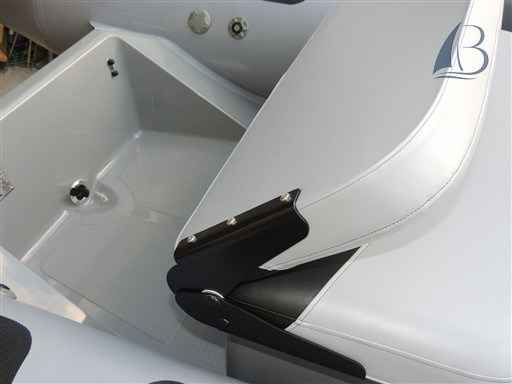 Motorboot Adventure Boats Vesta 380