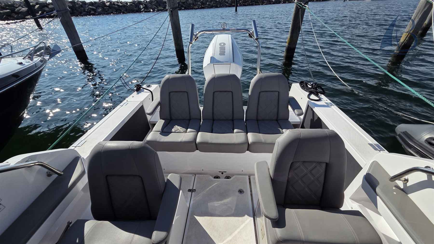 Motorboot Axopar 24 T-top 150h- Trailer