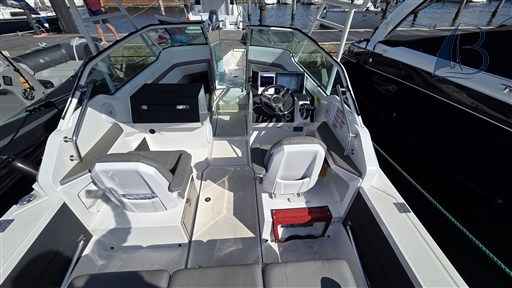 Motorboot Axopar 24 T-top 150h- Trailer