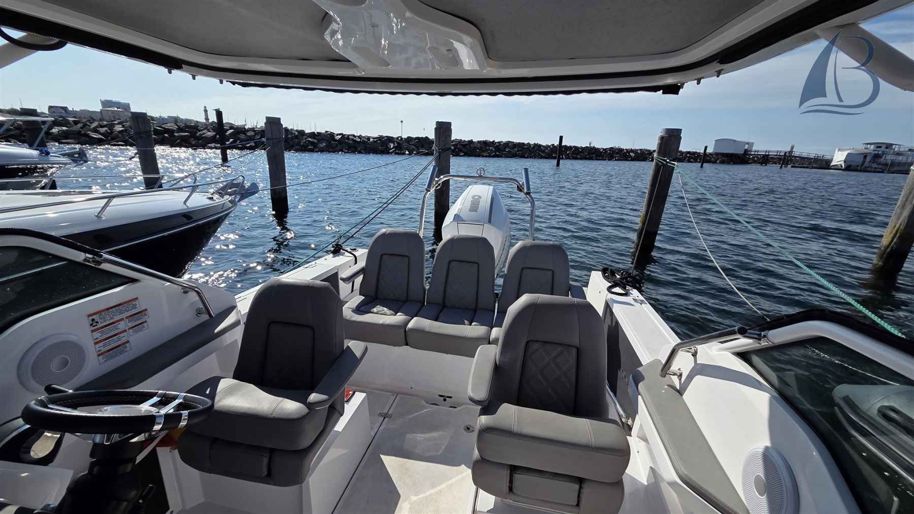 Motorboot Axopar 24 T-top 150h- Trailer