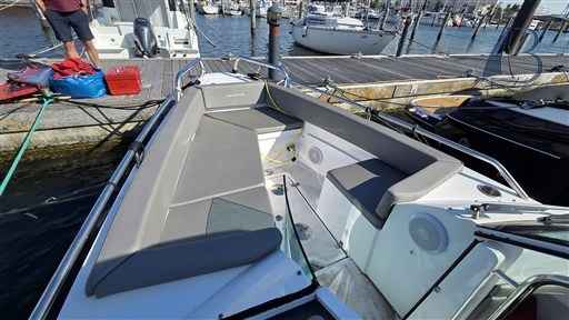 Motorboot Axopar 24 T-top 150h- Trailer