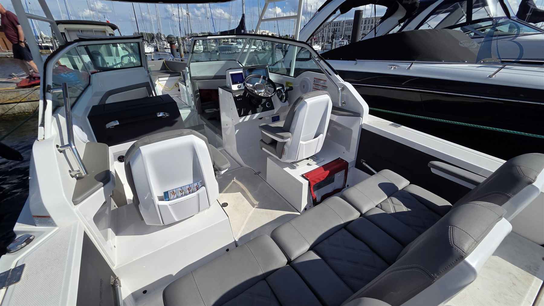 Motorboot Axopar 24 T-top 150h- Trailer