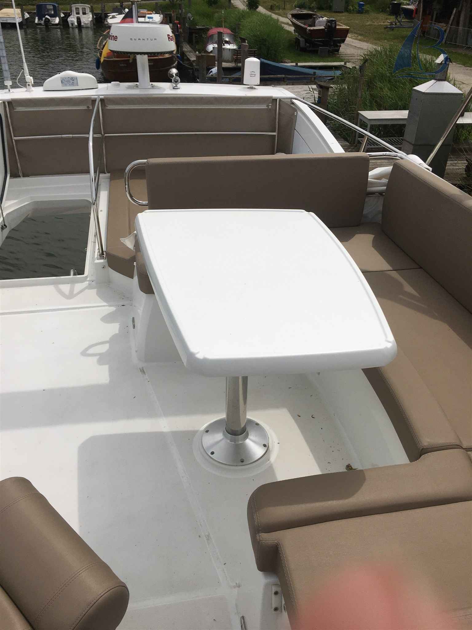 Motorboot Jeanneau Velasco 43f