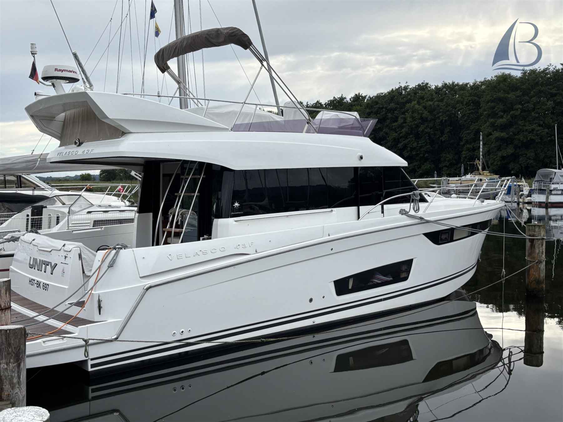 Motorboot Jeanneau Velasco 43f