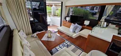 Motorboot Jeanneau Velasco 43f