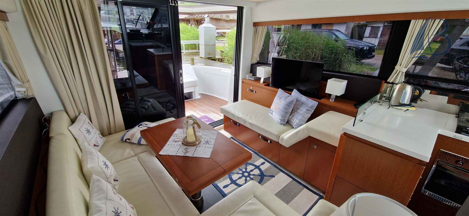Motorboot Jeanneau Velasco 43f
