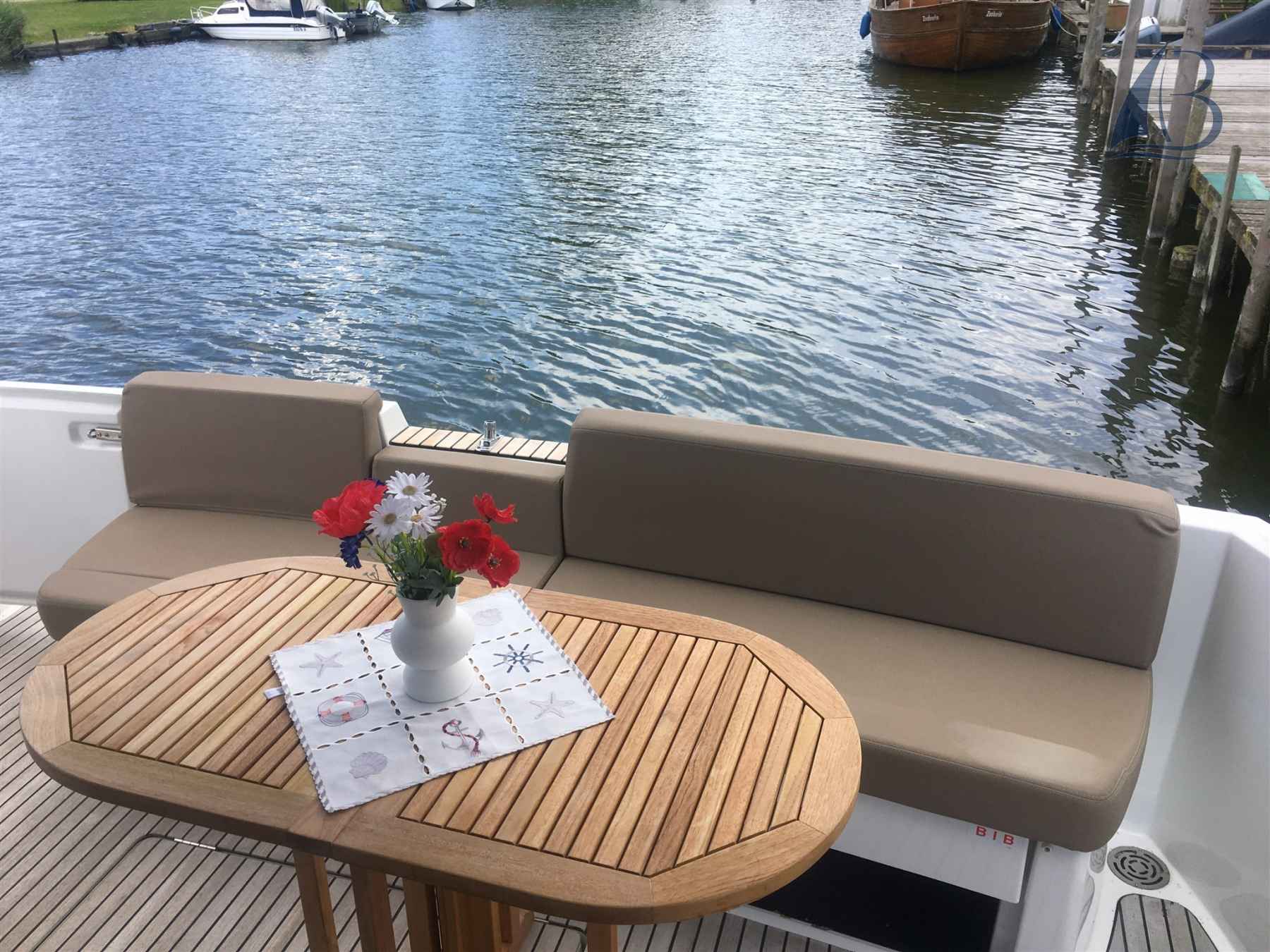 Motorboot Jeanneau Velasco 43f