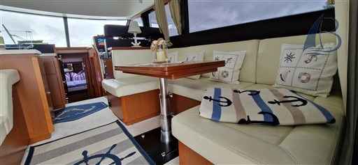 Motorboot Jeanneau Velasco 43f