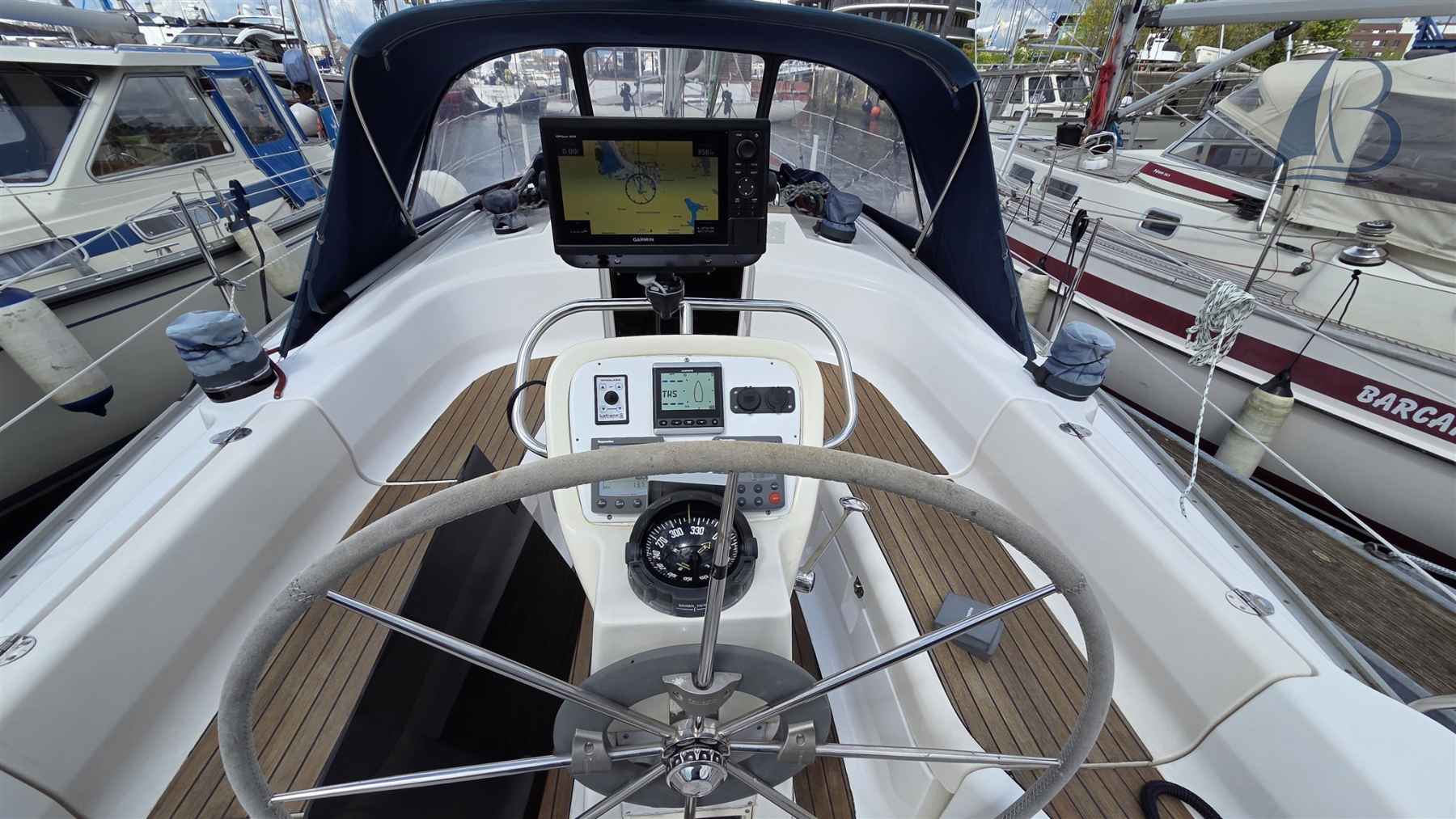 Motorboot Bavaria 36-2