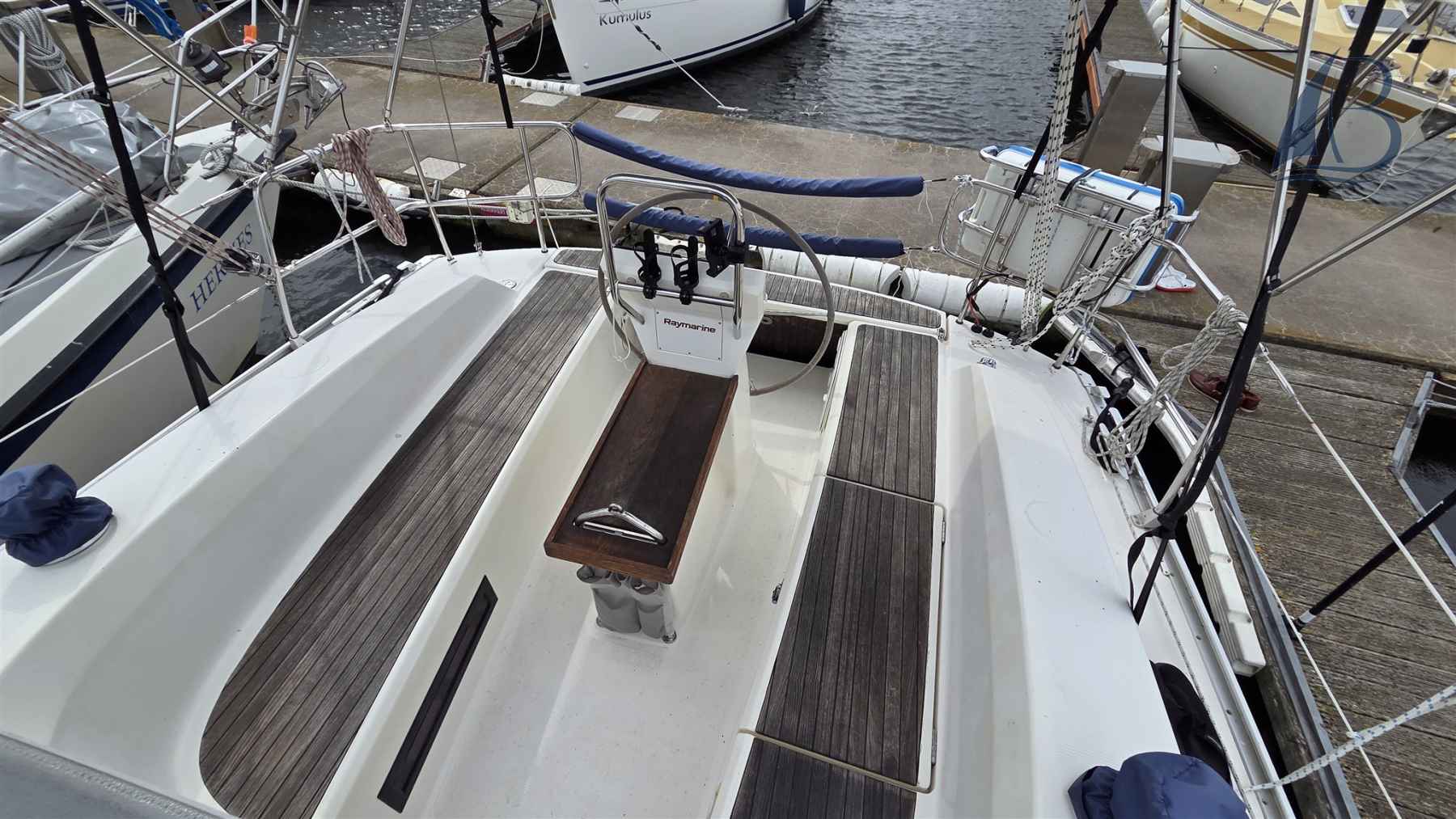 Motorboot Bavaria Cruiser 32 Short Keel