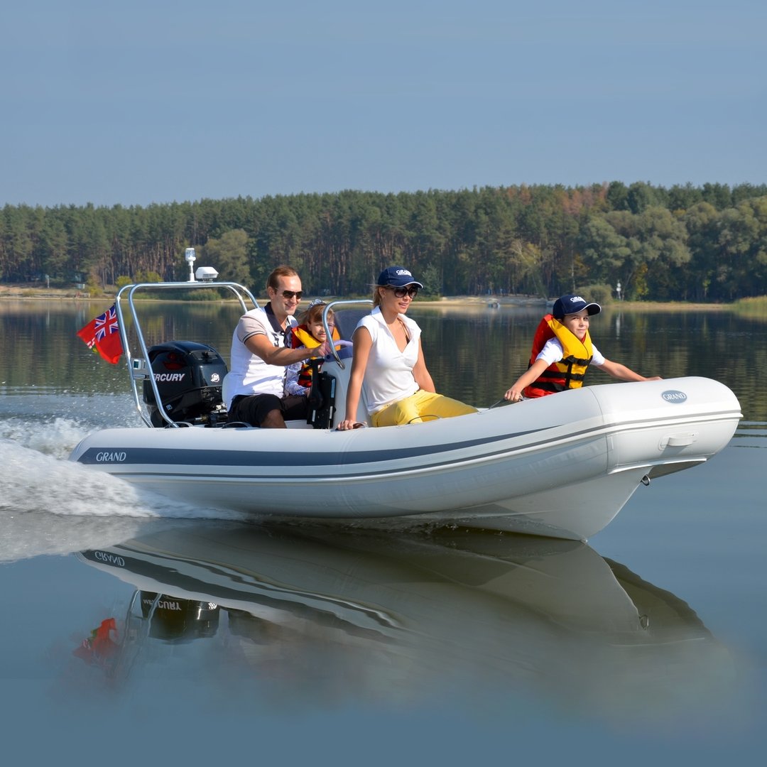 Motorboot GRAND S420 NL Silver Line Deluxe