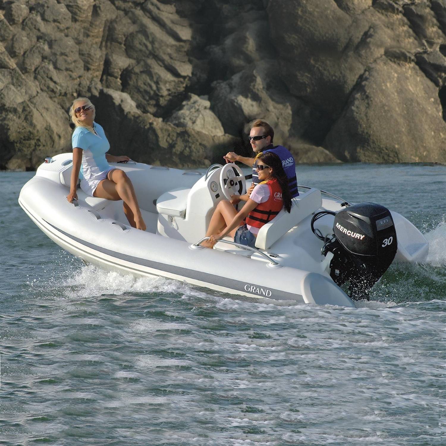 Motorboot GRAND G380 EF