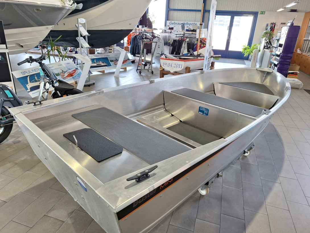 Motorboot Buster Mini