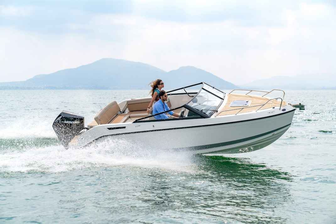 Motorboot Bayliner Element M17