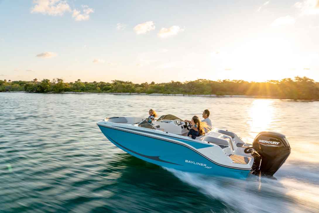 Motorboot Bayliner Element M17