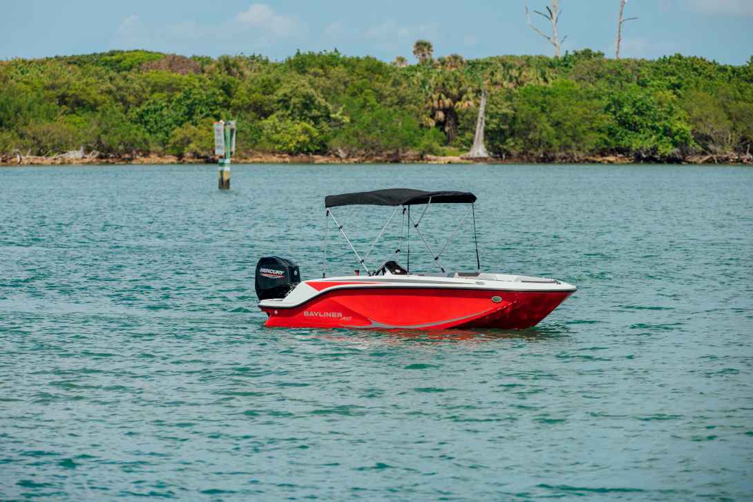 Motorboot Bayliner Element M15