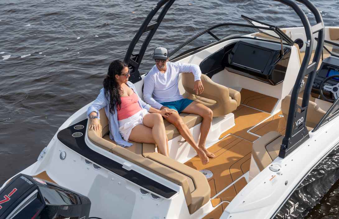 Motorboot Bayliner V20