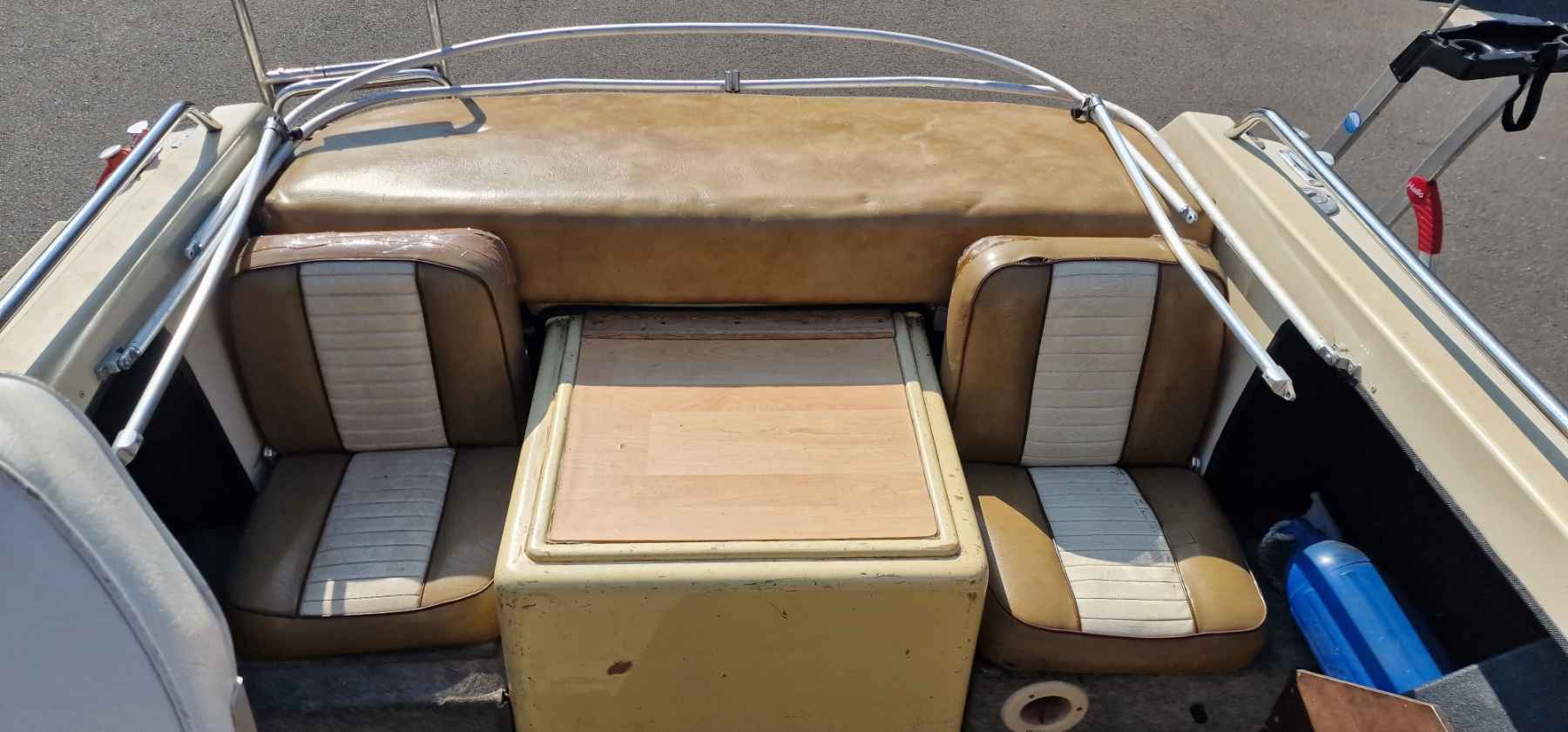 Motorboot Sealine Conti 600