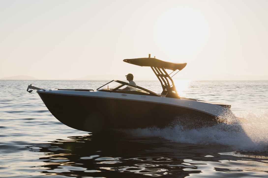 Motorboot Bayliner V22i