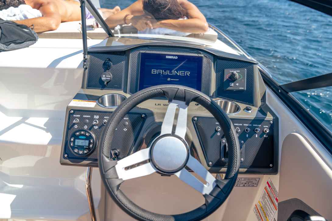 Motorboot Bayliner VR6 Cuddy IB mit MerCruiser