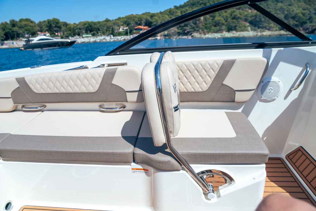 Motorboot Bayliner VR6 Cuddy IB mit MerCruiser