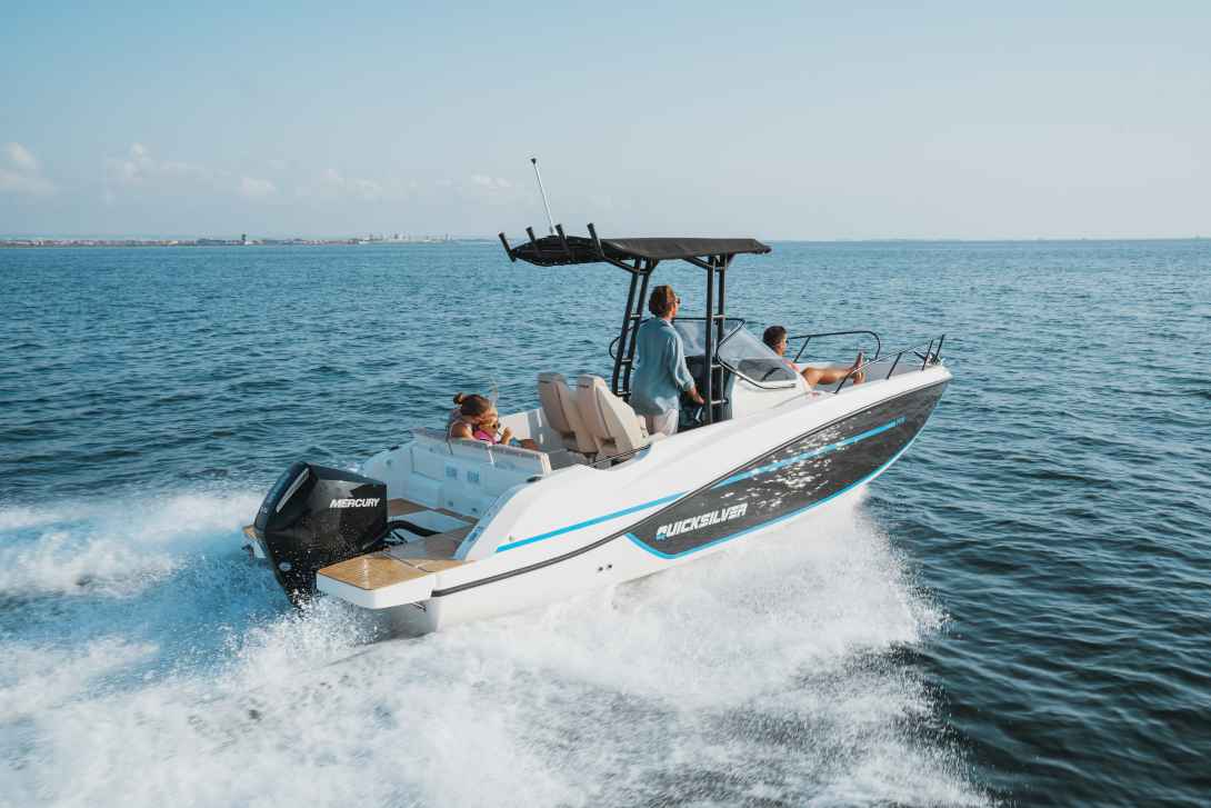 Motorboot Quicksilver Activ 705 Open