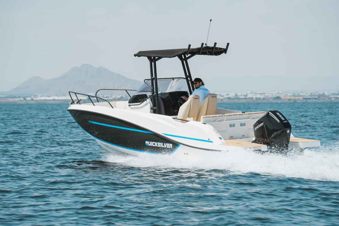 Motorboot Quicksilver Activ 705 Open