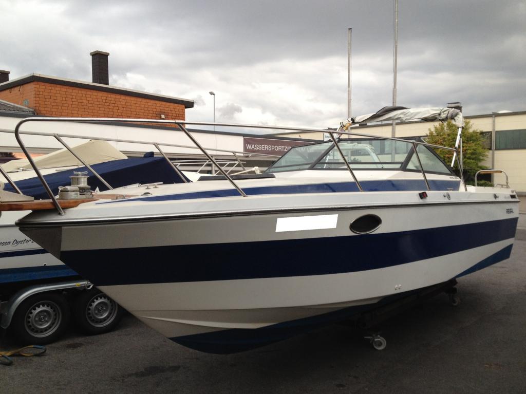 Motorboot Regal 250 Vrs