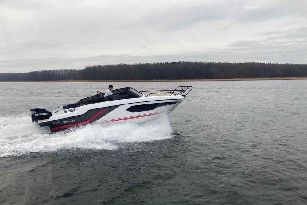 Motorboot Stillo 8.0