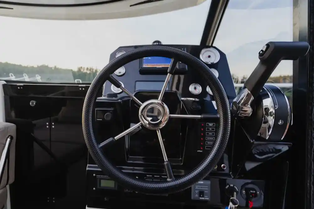 Motorboot IMPOL SunCamper 31