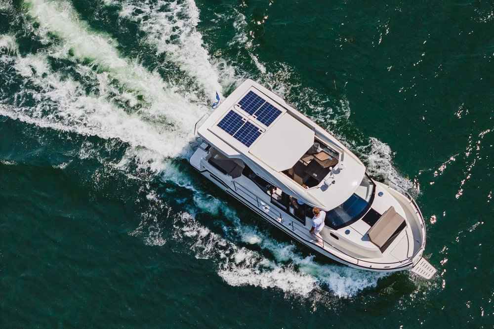 Motorboot IMPOL SunCamper 29